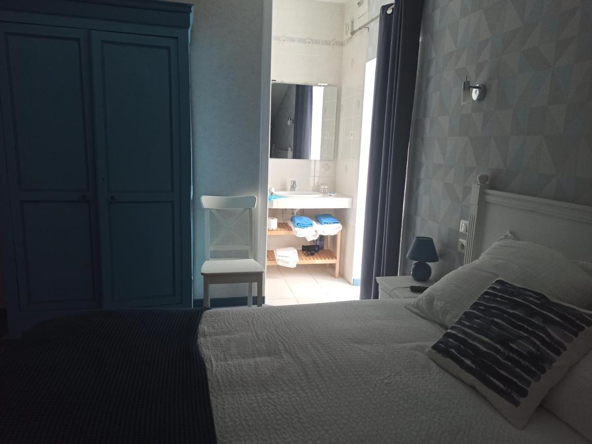 "Les Peyres" Hotell Lamothe-Landerron Exteriör bild