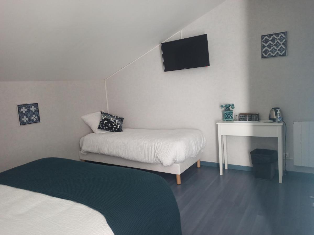 "Les Peyres" Hotell Lamothe-Landerron Exteriör bild