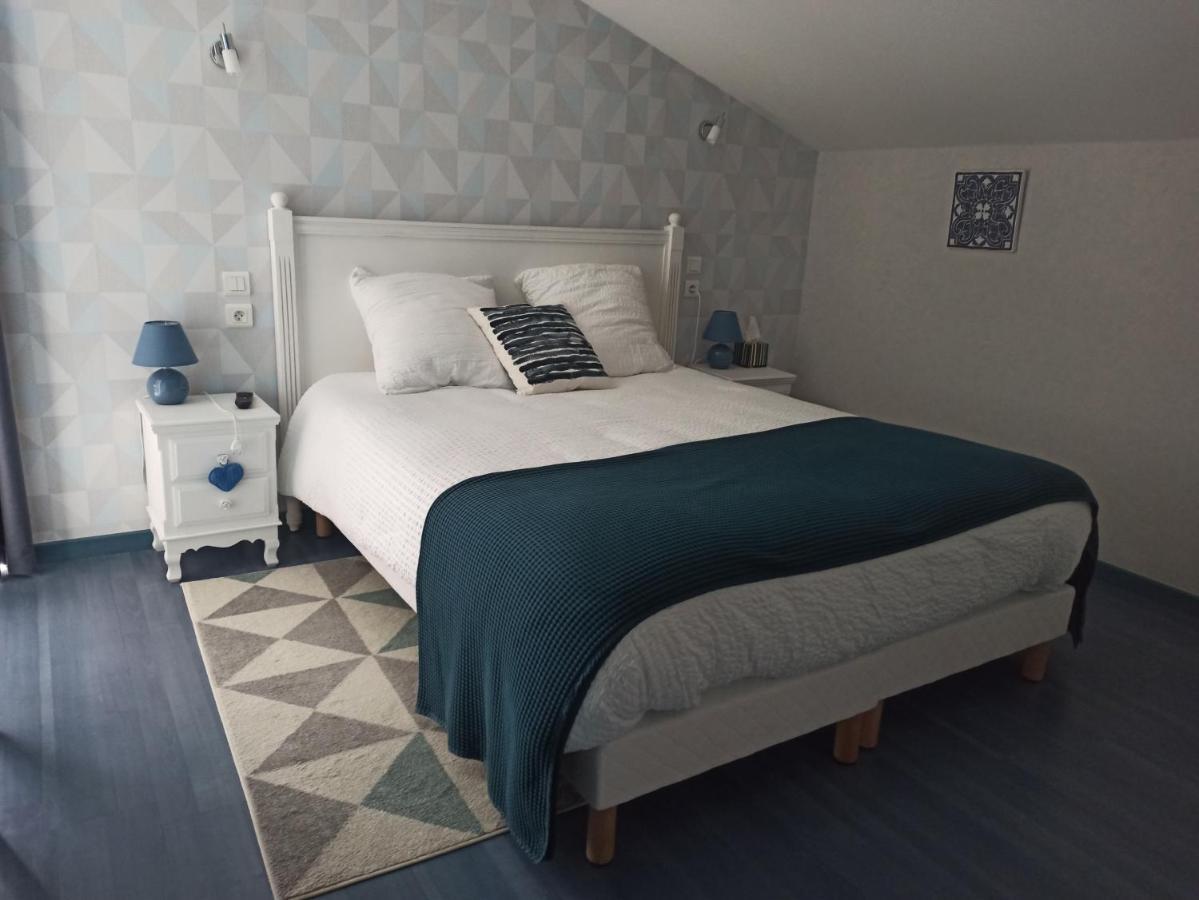 "Les Peyres" Hotell Lamothe-Landerron Exteriör bild