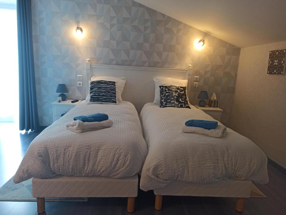 "Les Peyres" Hotell Lamothe-Landerron Exteriör bild