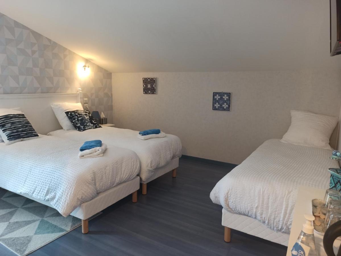 "Les Peyres" Hotell Lamothe-Landerron Exteriör bild