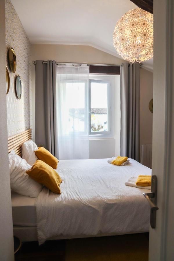 "Les Peyres" Hotell Lamothe-Landerron Exteriör bild