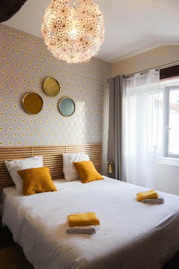 "Les Peyres" Hotell Lamothe-Landerron Exteriör bild