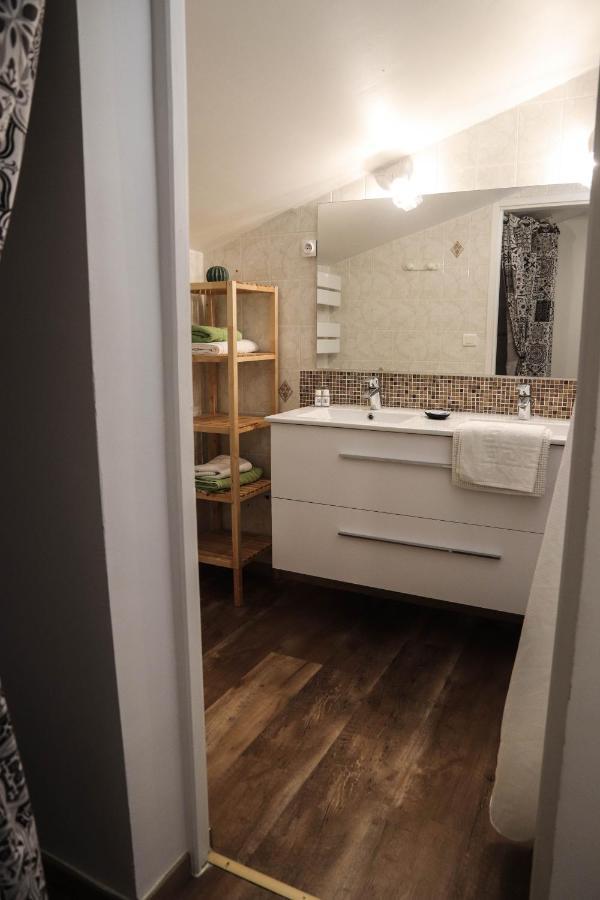 "Les Peyres" Hotell Lamothe-Landerron Exteriör bild