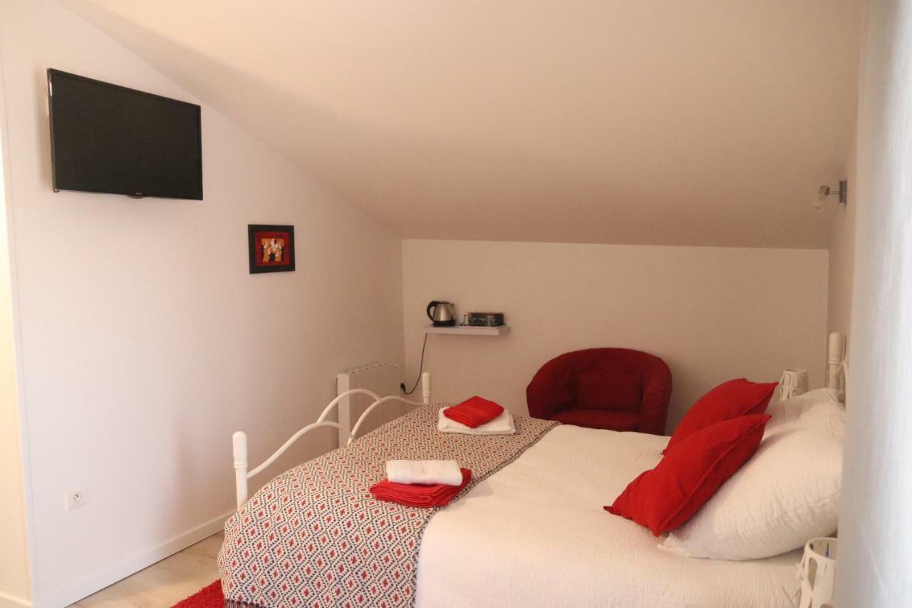 "Les Peyres" Hotell Lamothe-Landerron Exteriör bild