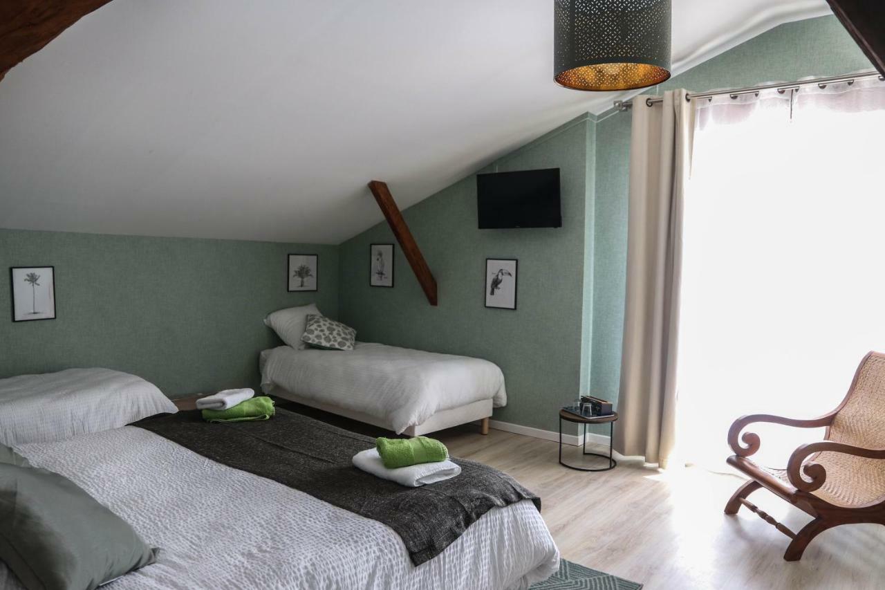"Les Peyres" Hotell Lamothe-Landerron Exteriör bild